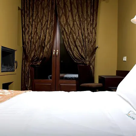 Montagna Hotel Portariá